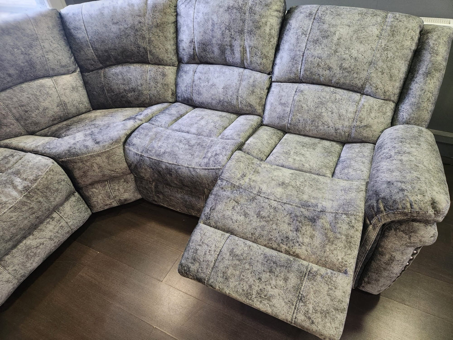GALAXY Grey Plush Velvet Fabric Electric Reclining 2C2C Corner Sofa | Cooling Cupholders & USB Ports