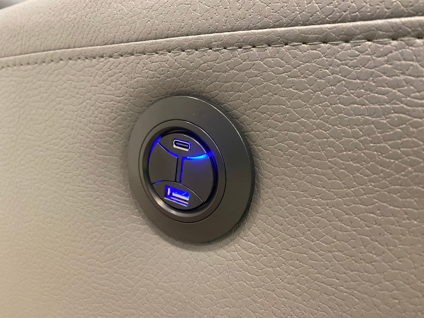 "Ronan" Grey Leather Electric Recliner Corner Sofa With USB Charing Ports + Drinks Console With Storage (Reversible)