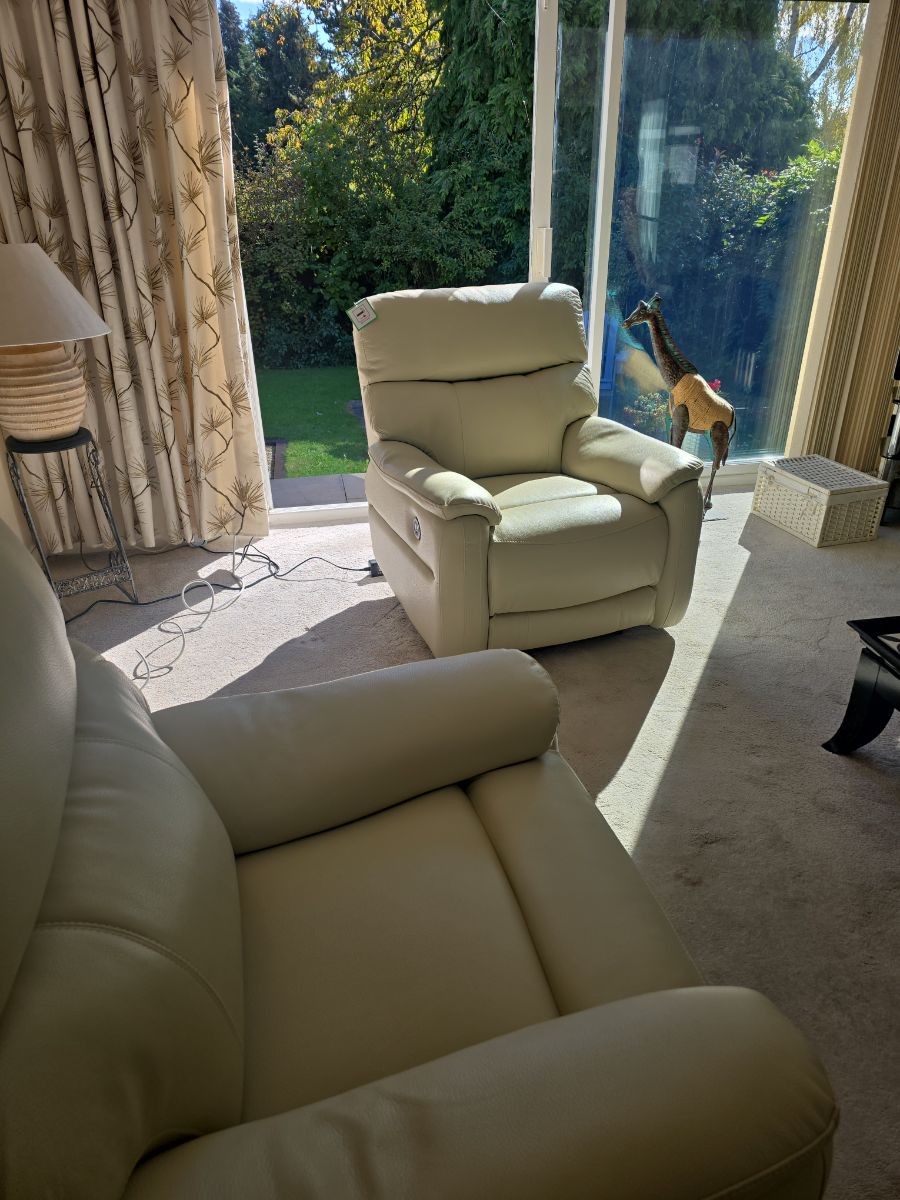 <h3>Our customers say it best - Over <strong>40,000</strong> sofas delivered 🚚 </h3>