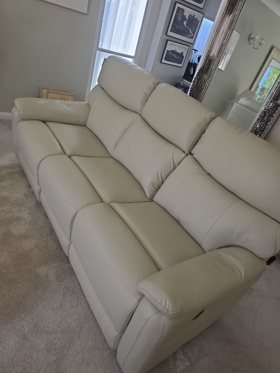 <h3>Our customers say it best - Over <strong>40,000</strong> sofas delivered 🚚 </h3>