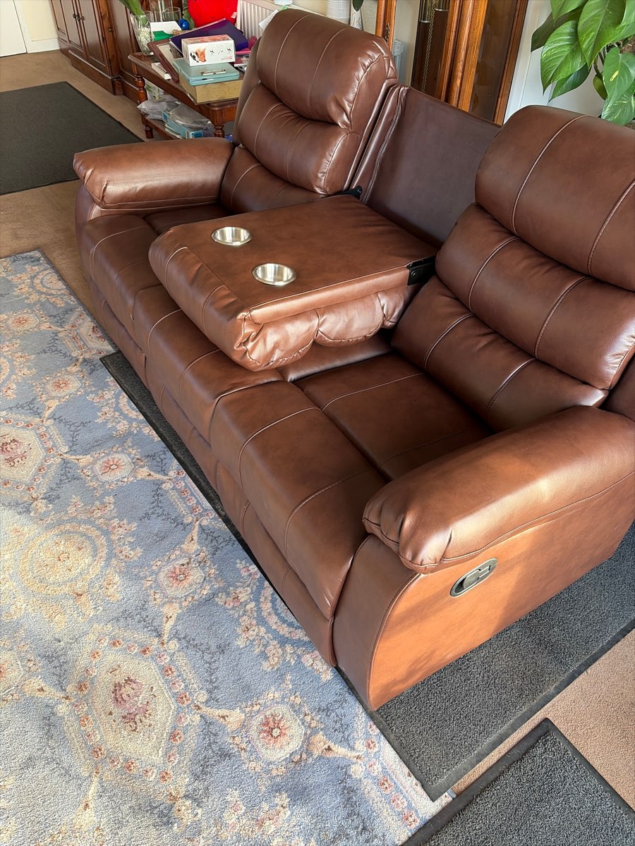 <h3>Our customers say it best - Over <strong>40,000</strong> sofas delivered 🚚 </h3>