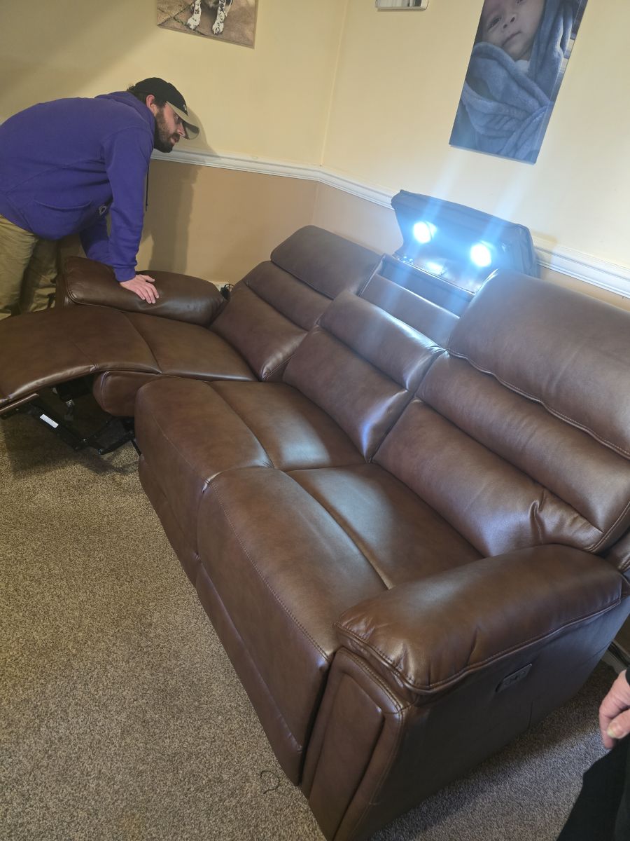 <h3>Our customers say it best- Over <strong>40,000</strong> sofas delivered🚚 </h3>