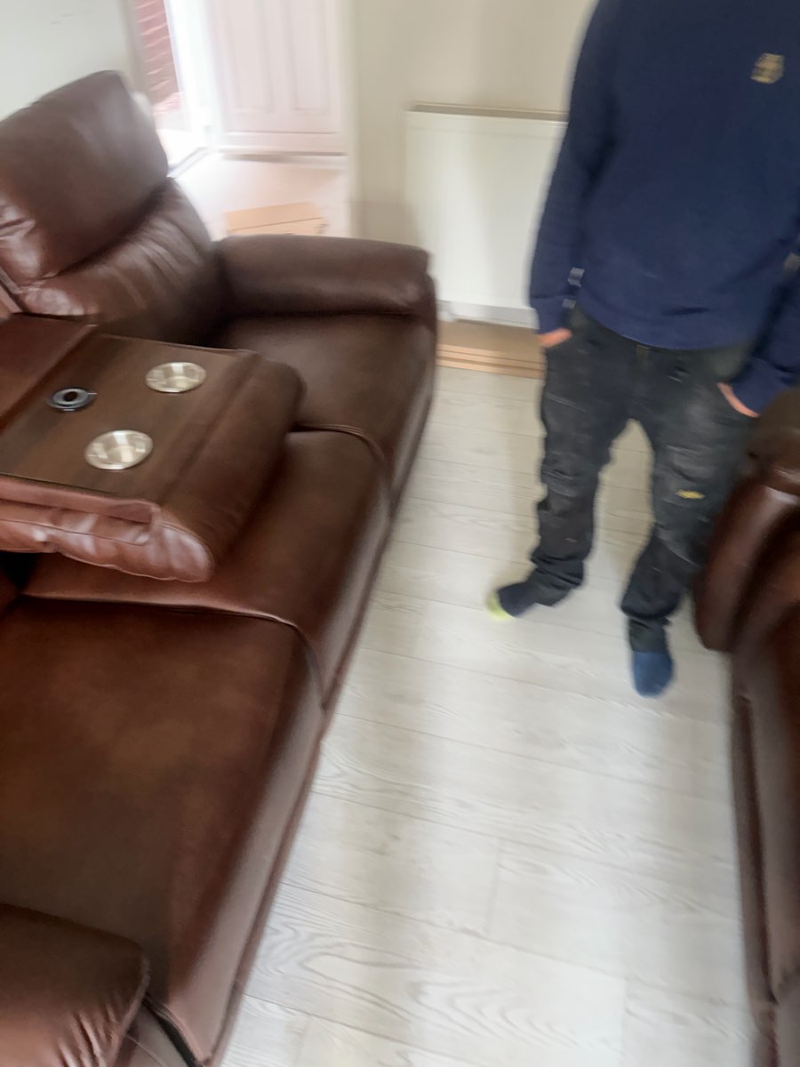 <h3>Our customers say it best- Over <strong>40,000</strong> sofas delivered🚚 </h3>