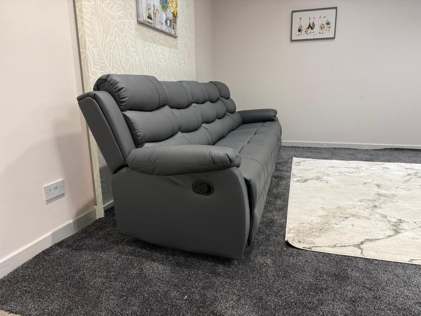 Lando Grey Leather 5 Seater Sofa | Fold Down Tray Table, High Headrest & Seating Position Couch