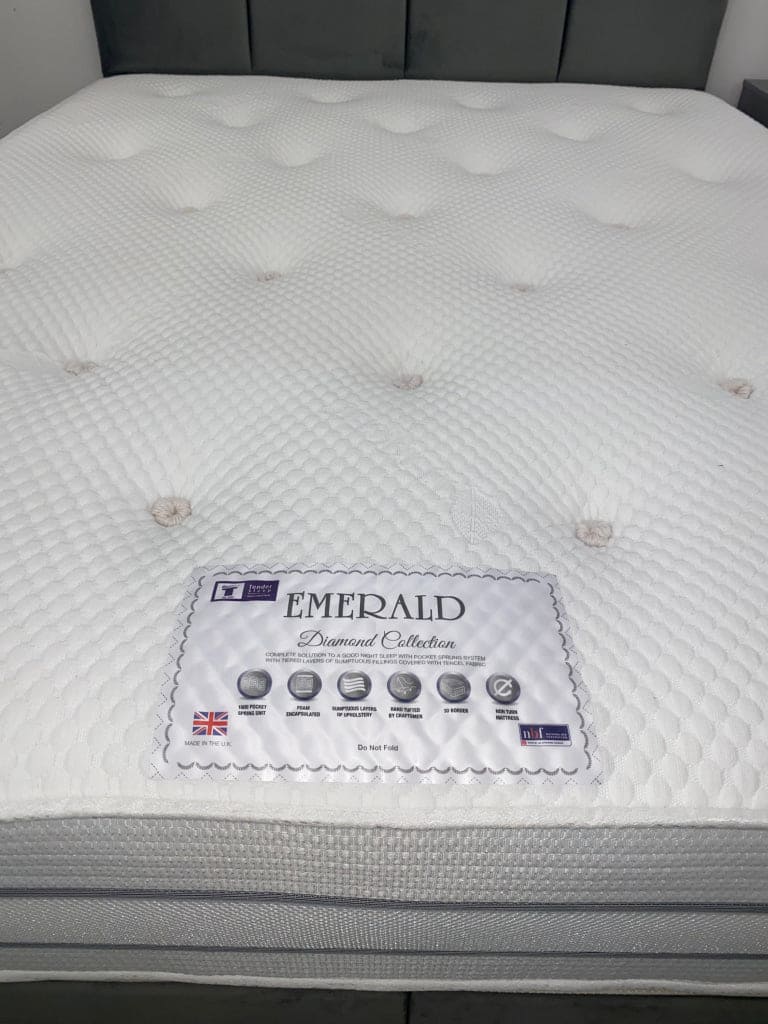 This Whole Bed - Emerald 1000 Pocket Sprung Mattress & Divan Package King 5Ft